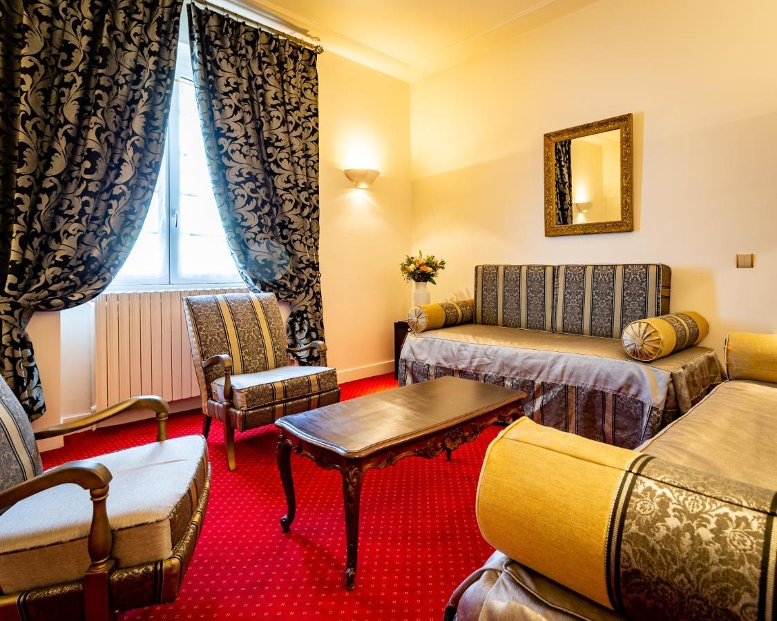 Hotel Restaurant Le Centenaire Les Eyzies Eksteriør bilde