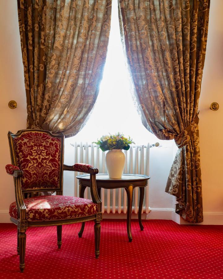Hotel Restaurant Le Centenaire Les Eyzies Eksteriør bilde
